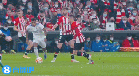 圣路易斯红雀队宣布将莫里纳的 4 号球衣在 2026 赛季开幕礼上正式退休